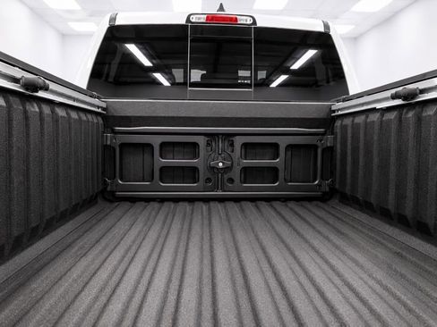 Used 2023 RAM 1500 Laramie AWD/4WD image 9