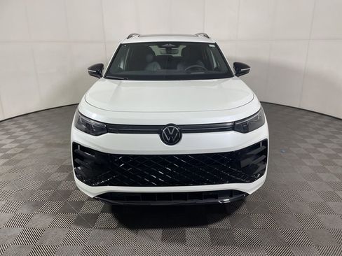 New 2026 Volkswagen Tiguan SE R-Line image 3