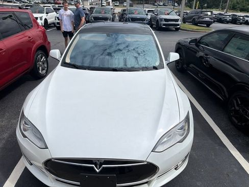 Used 2015 Tesla Model S 85D AWD/4WD image 3
