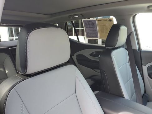 Used 2023 GMC Terrain SLT w/ Tech Package FWD image 25