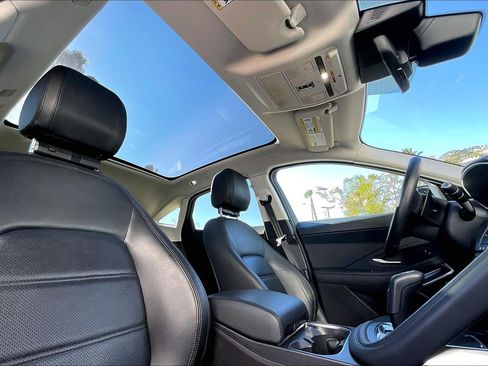 Used 2020 Jaguar E-PACE SE image 22