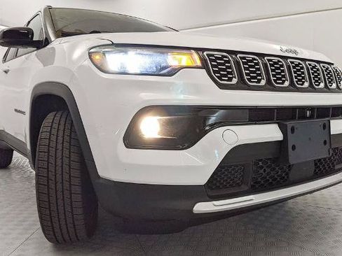 Used 2025 Jeep Compass Limited AWD/4WD image 6