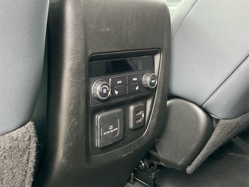 Used 2024 Buick Enclave Premium image 29