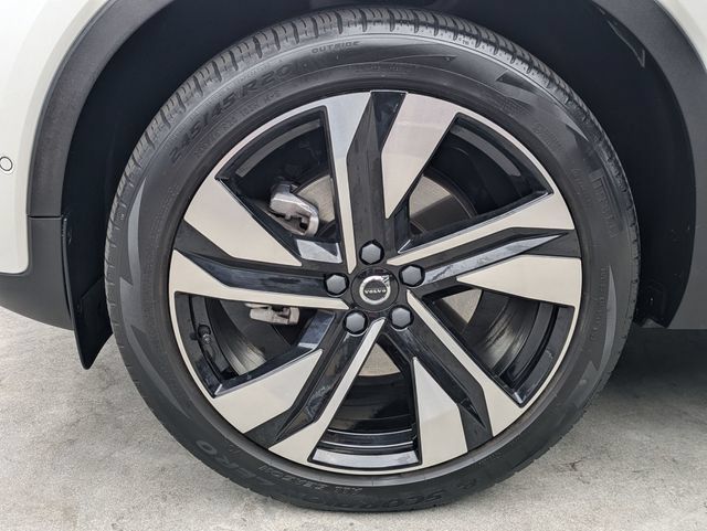 Certified 2023 Volvo XC40 B5 Ultimate AWD/4WD image 10