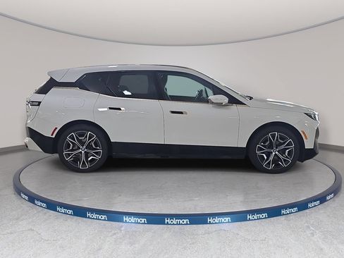 Used 2024 BMW iX xDrive50 w/ Premium Package AWD/4WD image 6