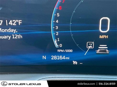 Used 2024 Cadillac XT4 Premium Luxury image 32