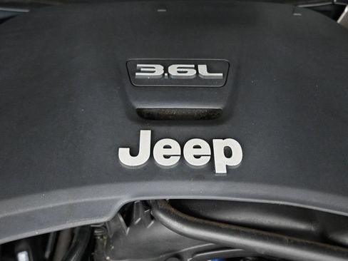 Used 2020 Jeep Gladiator Rubicon AWD/4WD image 24