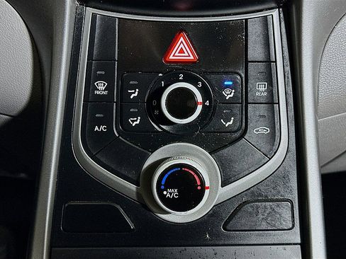 Used 2016 Hyundai Elantra SE image 15