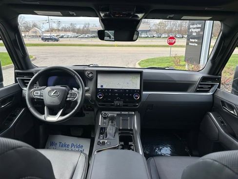 Used 2024 Lexus GX 550 image 31