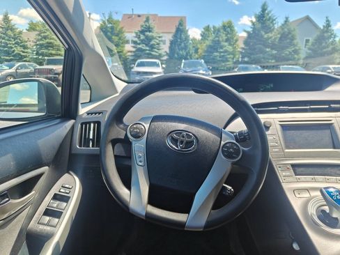 Used 2015 Toyota Prius Two FWD image 11