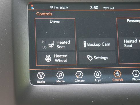 Used 2019 Jeep Cherokee Latitude Plus w/ Cold Weather Group AWD/4WD image 33