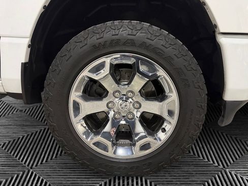 Used 2019 RAM 1500 Big Horn AWD/4WD image 10