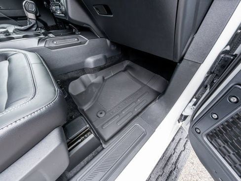 Used 2025 Ford Bronco Outer Banks image 29