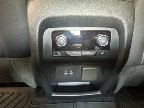 Used 2024 Chevrolet Traverse RS AWD/4WD image 18