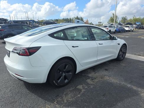 Used 2023 Tesla Model 3 Standard Range image 4