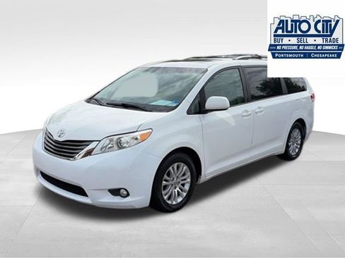 Used 2014 Toyota Sienna XLE FWD image 13