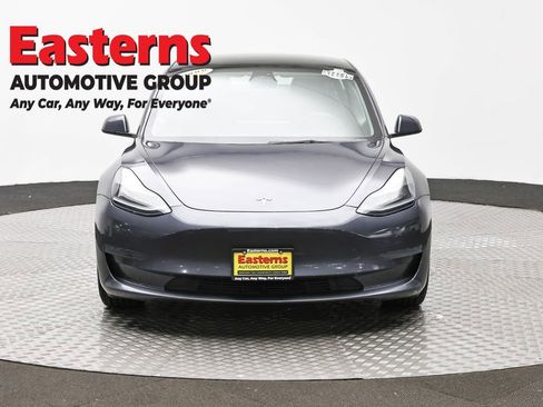 Used 2022 Tesla Model 3 image 2