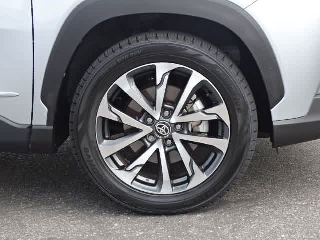 Certified 2023 Toyota Corolla Cross XLE w/ Convenience Package FWD image 8