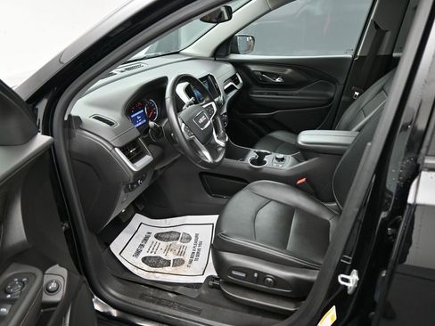 Used 2022 GMC Terrain SLT w/ LPO, Floor Liner Package image 9