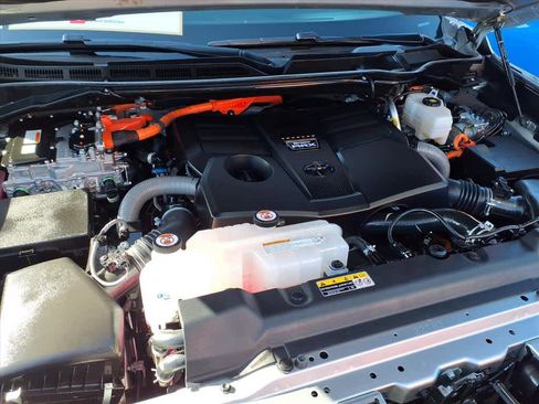 Certified 2025 Toyota Sequoia SR5 image 25