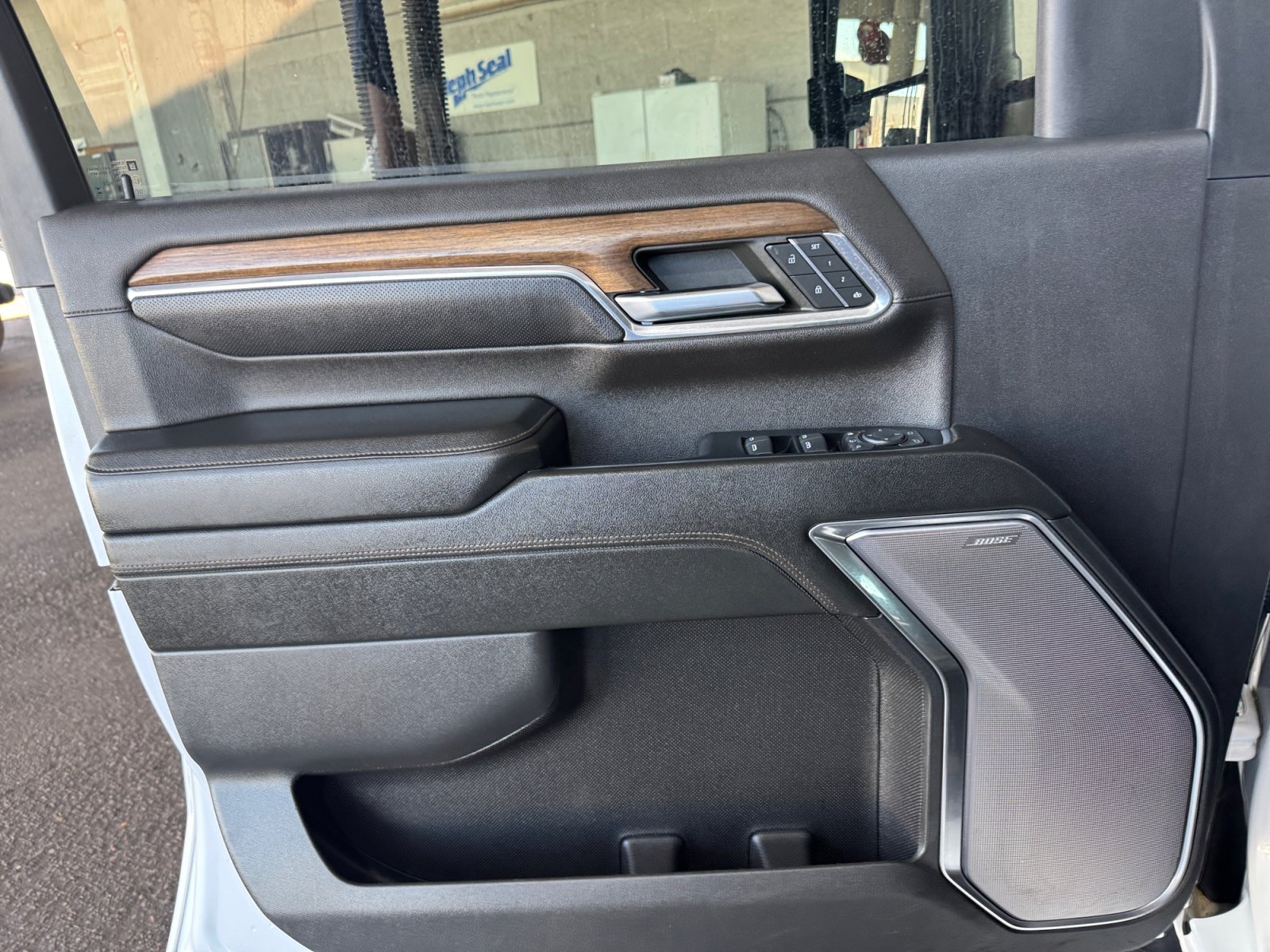 Used 2024 Chevrolet Silverado 2500 High Country w/ Technology Package AWD/4WD image 11