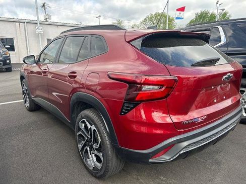 Used 2024 Chevrolet Trax RS w/ Sunroof Package image 4