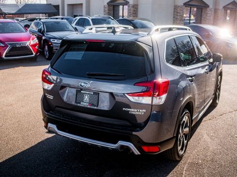 Used 2022 Subaru Forester Touring image 10