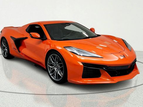 Used 2025 Chevrolet Corvette Z06 RWD image 7