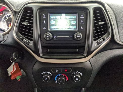 Used 2016 Jeep Cherokee Sport w/ Trailer Tow Group FWD image 7