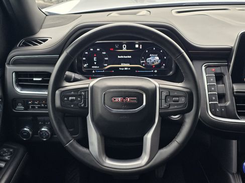 Used 2023 GMC Yukon XL SLT w/ SLT Premium Package RWD image 15