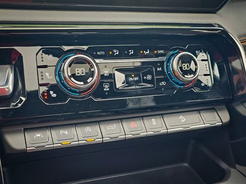 New 2026 GMC Sierra 1500 AT4 w/ AT4 Premium Package image 29