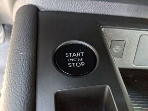 Certified 2025 Nissan Kicks SV w/ SV Premium Package AWD/4WD image 39