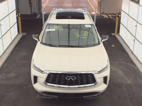 Used 2023 INFINITI QX60 Sensory AWD/4WD image 3