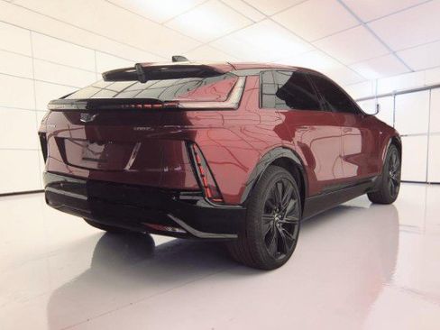 Used 2024 Cadillac Lyriq Sport AWD/4WD image 8