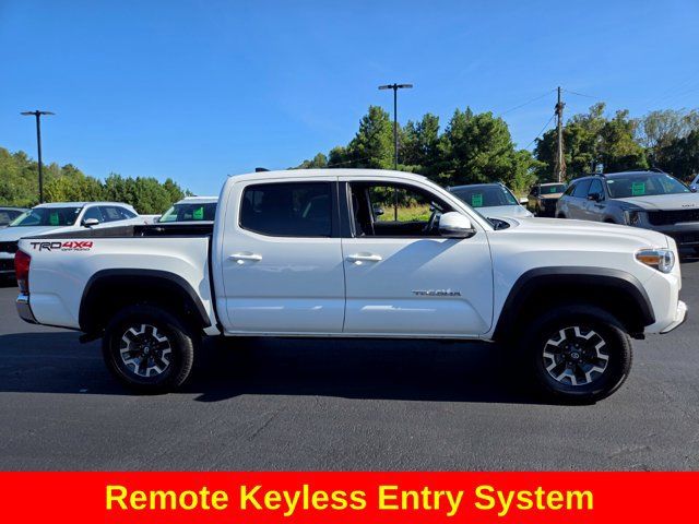 Used 2017 Toyota Tacoma TRD Off-Road w/ Tow Package (A/T) AWD/4WD image 10