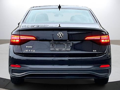 Used 2024 Volkswagen Jetta SE image 8