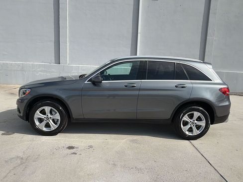 Used 2018 Mercedes-Benz GLC 300 4MATIC image 2