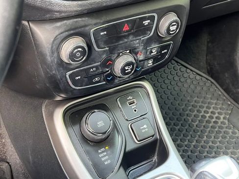 Used 2018 Jeep Compass Latitude w/ Popular Equipment Group AWD/4WD image 21