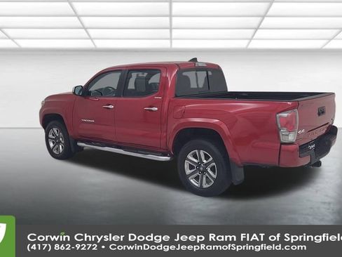 Used 2017 Toyota Tacoma Limited image 10