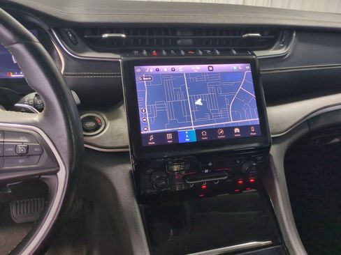 Used 2022 Jeep Grand Cherokee L Limited image 25