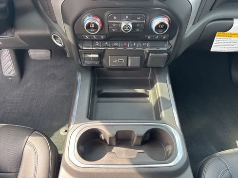 Used 2021 GMC Sierra 1500 SLT AWD/4WD image 10