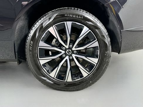 Certified 2025 Volvo XC60 B5 Core AWD/4WD image 31