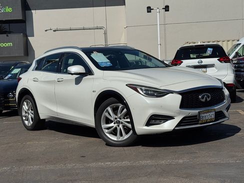 Used 2019 INFINITI QX30 w/ Cargo Package FWD image 2