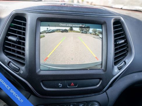 Used 2020 Jeep Cherokee Trailhawk w/ Cold Weather Group image 29