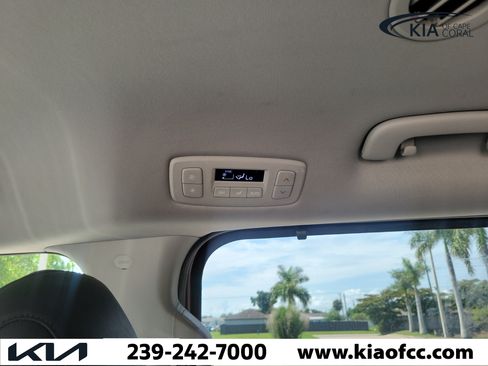 Certified 2023 Kia Carnival SX FWD image 16