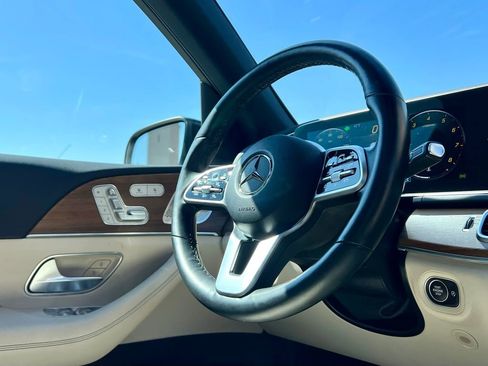 Used 2023 Mercedes-Benz GLE 350 4MATIC image 9