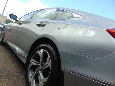 Used 2020 Honda Accord EX image 16