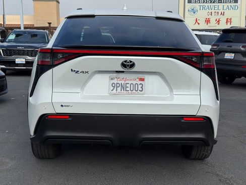 Used 2024 Toyota bZ4X FWD image 12