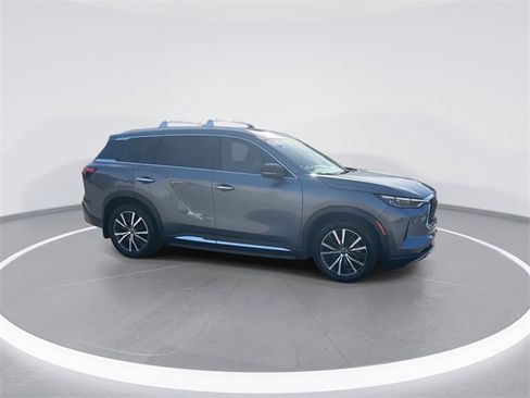 Used 2023 INFINITI QX60 Sensory w/ Vision Package image 8