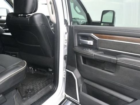 Used 2024 RAM 2500 Laramie AWD/4WD image 11